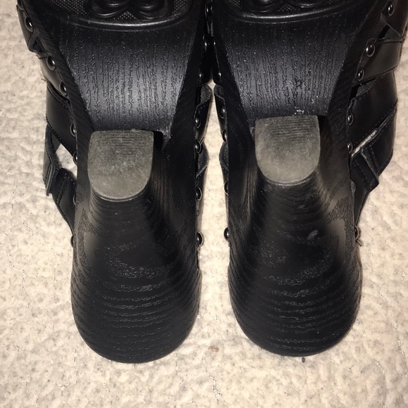 Shoes - Picture 2 of 5